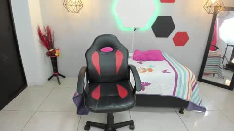 martina online show from February 6, 8:45 pm