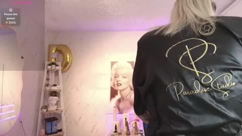 Snapshot of saloomee__ chatting on September 29, 10:53 am SALOME online show from September 29, 10:53 am