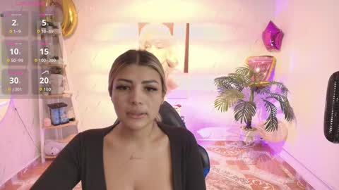 Snapshot of saloomee__ chatting on October 6, 10:56 am SALOME online show from October 6, 10:56 am