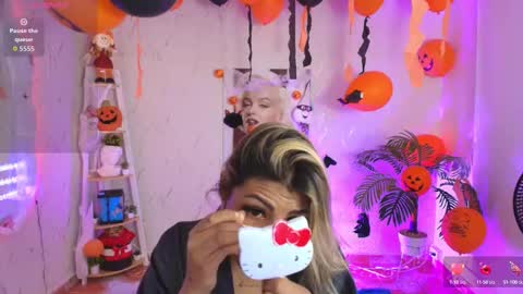 Snapshot of saloomee__ chatting on October 23, 10:14 am SALOME online show from October 23, 10:14 am