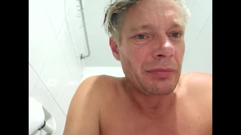 Snapshot of salsapaulus chatting on February 15, 10:36 am salsapaulus online show from February 15, 10:36 am