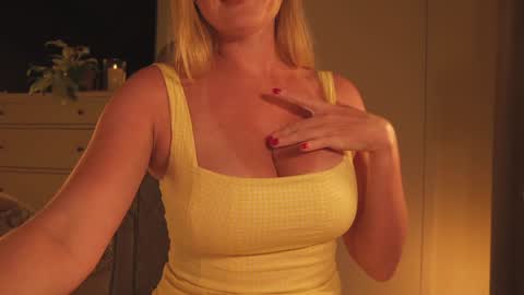 IsaBella-  online show from February 19, 8:49 pm