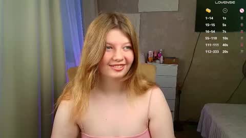 Snapshot of salut_love chatting on November 12, 1:33 pm Ruby online show from November 12, 1:33 pm