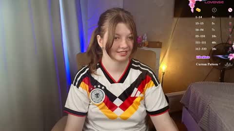 Snapshot of salut_love chatting on June 27, 12:22 pm Ruby online show from June 27, 12:22 pm