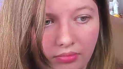 Snapshot of salut_love chatting on July 28, 3:21 pm Ruby online show from July 28, 3:21 pm
