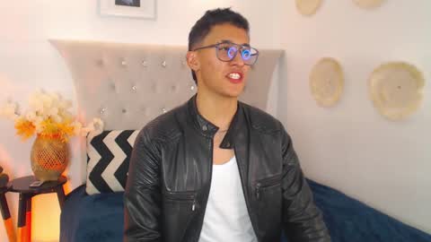 Salvador online show from September 18, 9:17 pm