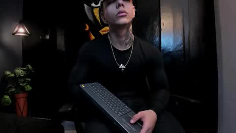 SALVATORE online show from September 27, 11:15 am