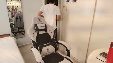 salvatore_montt online show from December 4, 4:27 pm