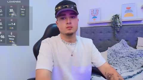 Salvatore  online show from September 19, 10:10 pm