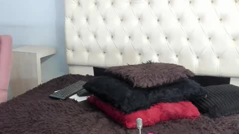 Snapshot of saly_moon chatting on October 1, 5:41 pm saly moon online show from October 1, 5:41 pm