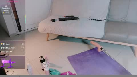 Snapshot of saly_moon1 chatting on May 6, 12:41 am saly_moon1 online show from May 6, 12:41 am