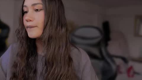 Snapshot of sam01___ chatting on November 28, 7:49 pm Stefana or Samchispas online show from November 28, 7:49 pm