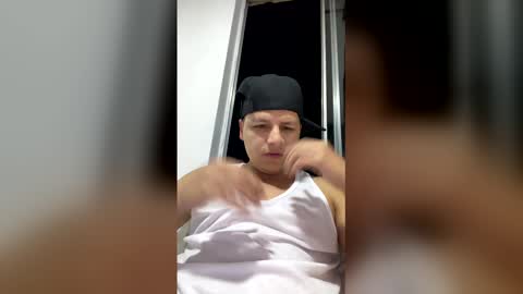 Snapshot of sam544469 chatting on May 21, 7:15 am sam544469 online show from May 21, 7:15 am