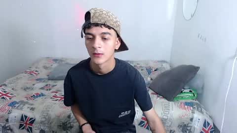 Snapshot of sam__cute chatting on April 25, 1:19 am sam__cute online show from April 25, 1:19 am