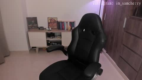 Snapshot of sam_cherry69 chatting on February 16, 9:33 pm Samy cherry online show from February 16, 9:33 pm