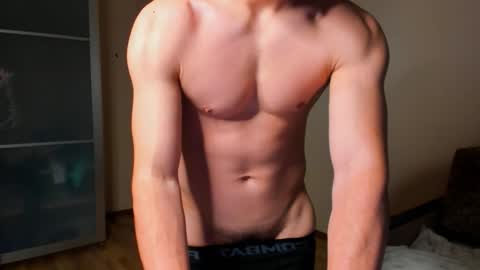 Snapshot of sam_huston18 chatting on December 20, 9:44 pm BACK IN 2 WEEKS online show from December 20, 9:44 pm