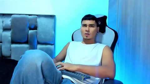 SAM online show from December 17, 1:22 am