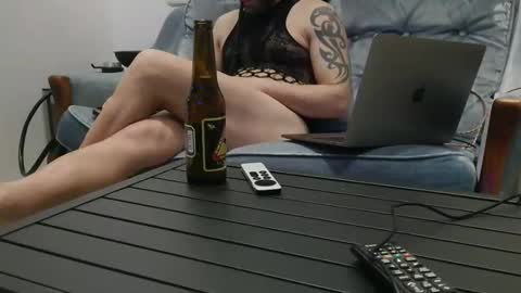 sam_love1985 online show from May 10, 9:42 pm