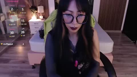 SAM MANSON online show from December 20, 4:03 pm