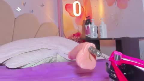 Snapshot of sam_naughty18 chatting on July 26, 2:13 pm sam_naughty18 online show from July 26, 2:13 pm