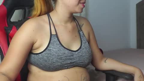 Samantha Roberts online show from February 6, 1:32 am