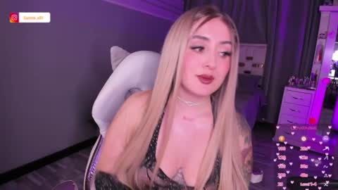 Snapshot of sam_thompsoon_ chatting on July 15, 2:17 am Sam online show from July 15, 2:17 am