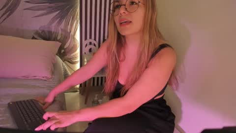 Samaantha  online show from February 11, 11:37 am