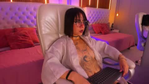 samabiecrussie online show from February 15, 12:51 am