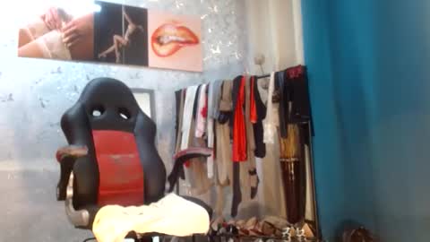 samanta online show from June 11, 10:57 am