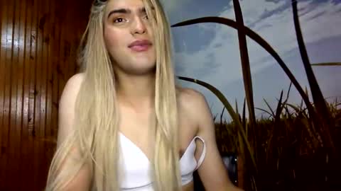 Snapshot of samanta_loch chatting on June 10, 12:33 am samanta loch online show from June 10, 12:33 am