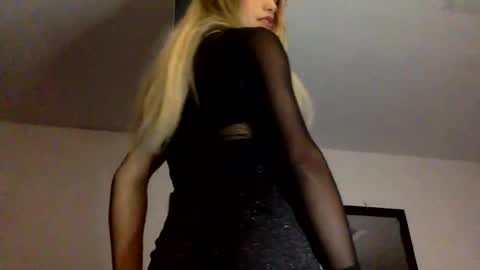 Snapshot of samanta_loch chatting on June 23, 1:47 am samanta loch online show from June 23, 1:47 am