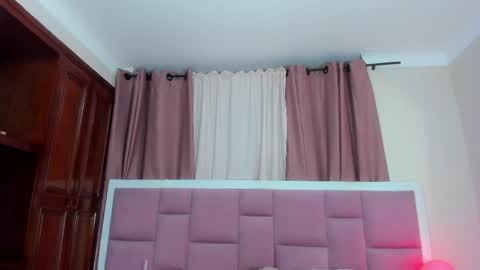 Snapshot of samanta_lux chatting on June 7, 3:54 am Samanta online show from June 7, 3:54 am
