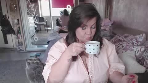 Snapshot of samanta_shy chatting on October 12, 11:31 am Marry online show from October 12, 11:31 am