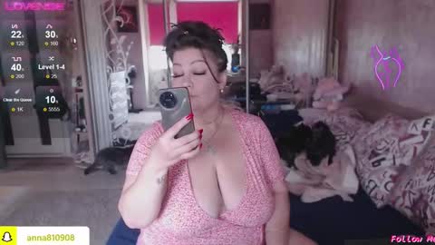 Snapshot of samanta_shy chatting on October 15, 9:53 am Marry online show from October 15, 9:53 am