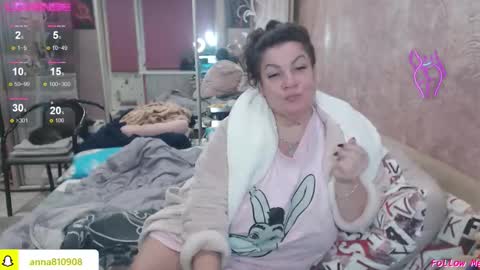 Snapshot of samanta_shy chatting on October 27, 6:12 pm Marry online show from October 27, 6:12 pm