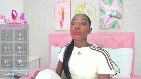 Snapshot of samantamarquez chatting on May 21, 3:35 am Samanta online show from May 21, 3:35 am