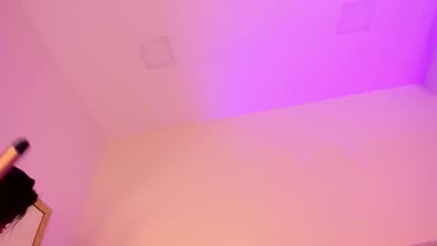 SAMANTA  online show from January 7, 3:31 am