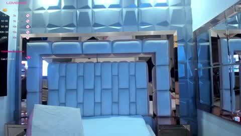 S A M A N T A   online show from January 24, 9:06 am