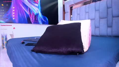 S A M A N T A   online show from February 9, 6:11 am