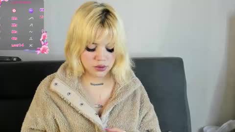 samantha_browwnn online show from October 6, 10:29 pm