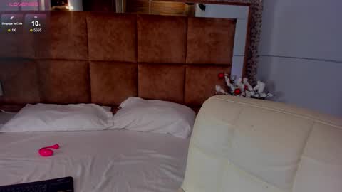 Snapshot of samantha_cp_ chatting on December 1, 12:43 pm Sammy online show from December 1, 12:43 pm