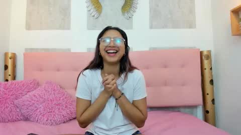 Snapshot of samantha_fox8 chatting on October 2, 11:39 am online show from October 2, 11:39 am