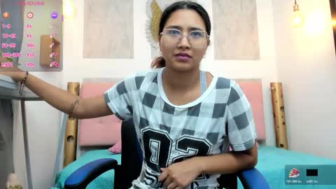 Snapshot of samantha_fox8 chatting on November 17, 12:33 pm online show from November 17, 12:33 pm