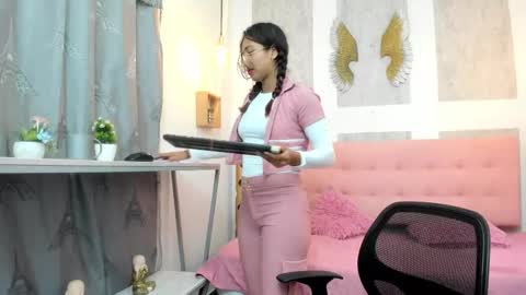 Snapshot of samantha_fox8 chatting on November 18, 10:41 am online show from November 18, 10:41 am