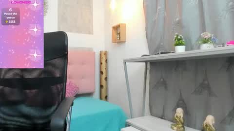 Snapshot of samantha_fox8 chatting on December 2, 10:31 am online show from December 2, 10:31 am