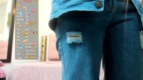 Snapshot of samantha_fox8 chatting on December 14, 10:31 am online show from December 14, 10:31 am