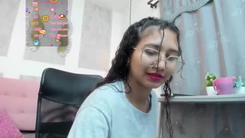 Snapshot of samantha_fox8 chatting on December 15, 10:52 am online show from December 15, 10:52 am