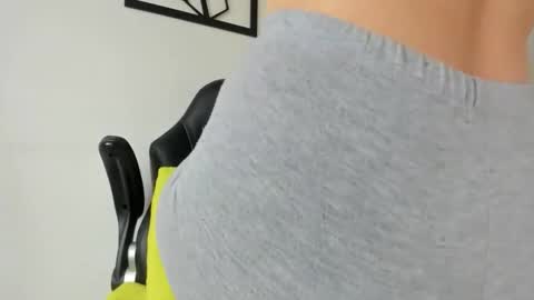 Snapshot of samantha_larusso_ chatting on April 29, 4:55 pm Andy online show from April 29, 4:55 pm