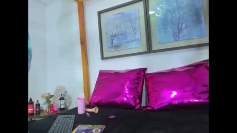 Snapshot of samantha_ortiz69 chatting on April 23, 12:29 pm samantha online show from April 23, 12:29 pm