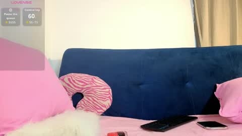 Snapshot of samantha_ros1 chatting on April 13, 12:43 pm Samantha Ros online show from April 13, 12:43 pm